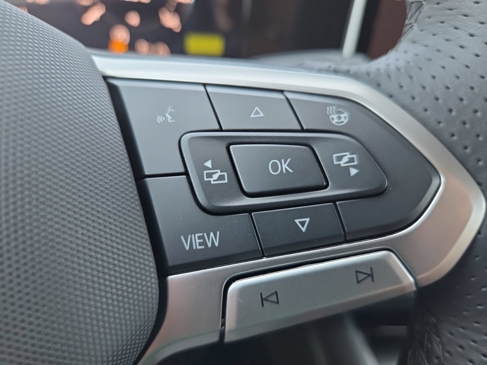 New 2026 Volkswagen Tiguan SEL R-Line AWD/4WD image 25