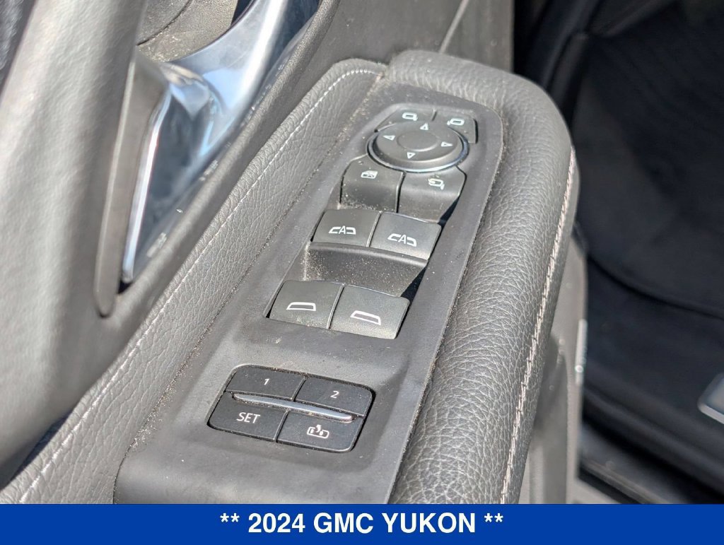 Used 2024 GMC Yukon Denali w/ Advanced Technology Package AWD/4WD image 17