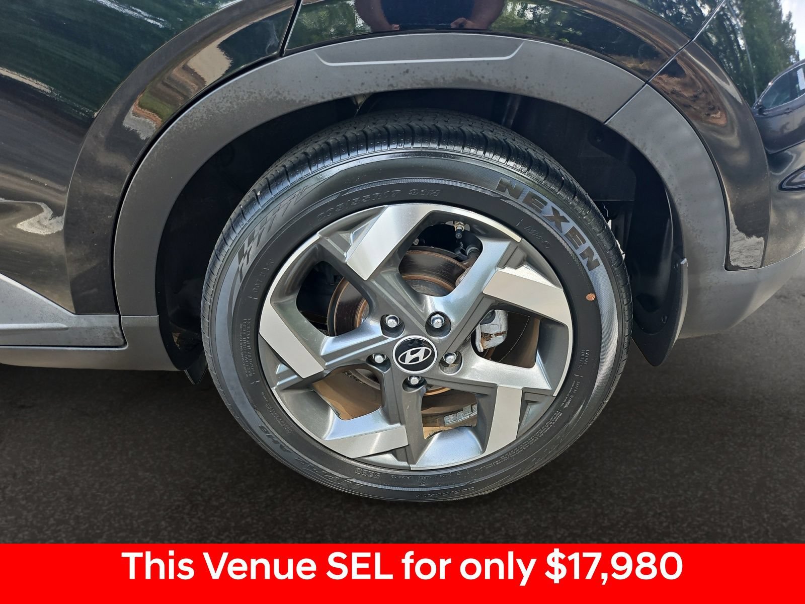 Used 2022 Hyundai Venue SEL FWD image 46