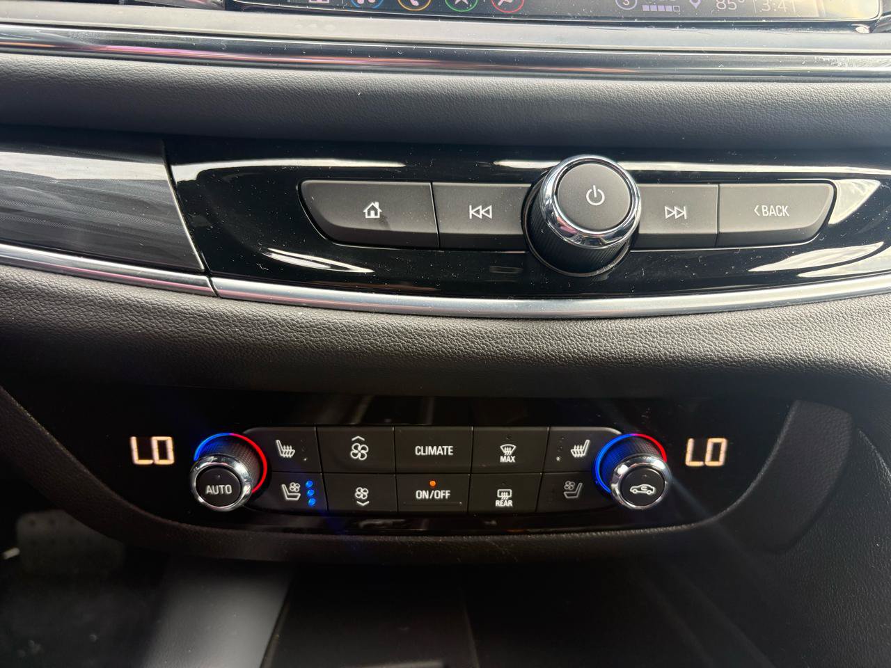 Used 2022 Buick Enclave Premium FWD image 18