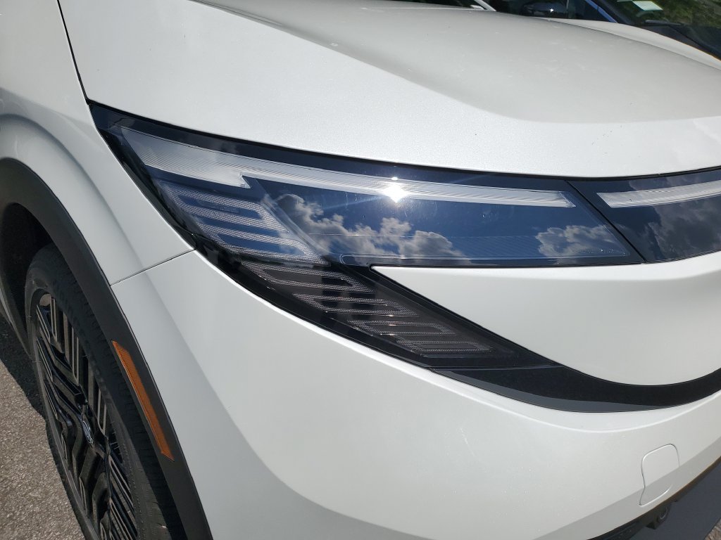 New 2026 Nissan Leaf Platinum+ w/ Cargo Package (Platinum+) FWD image 32