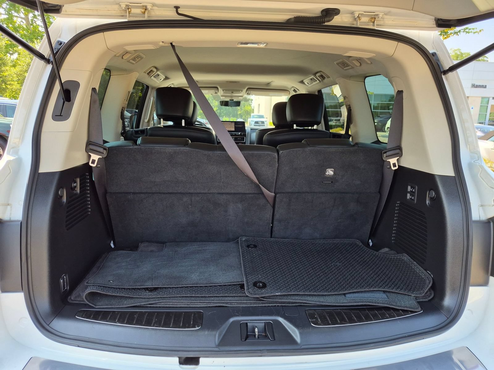 Used 2023 INFINITI QX80 Luxe w/ Cargo Package AWD/4WD image 34