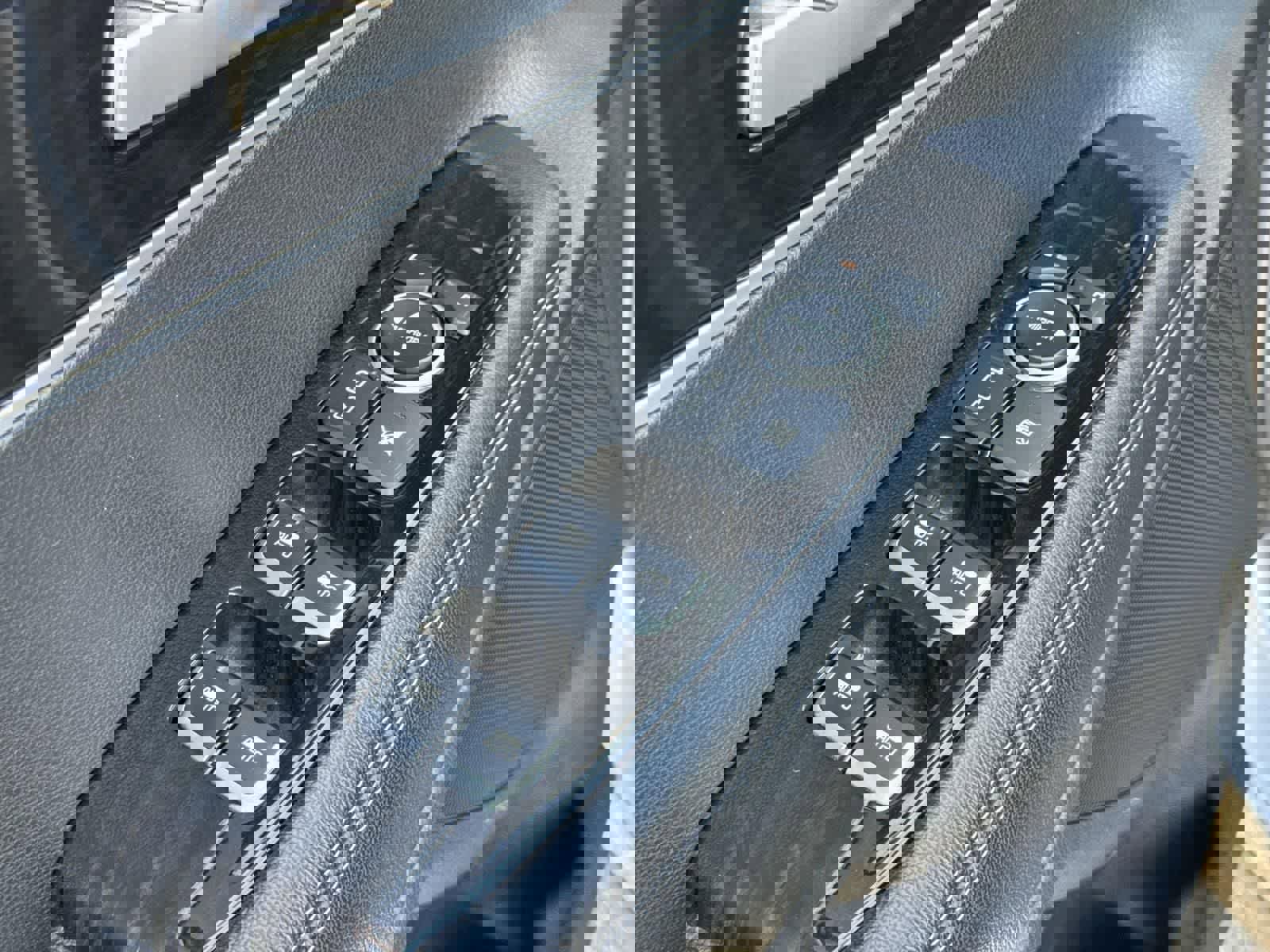 Used 2020 Kia Sorento AWD V6 image 16