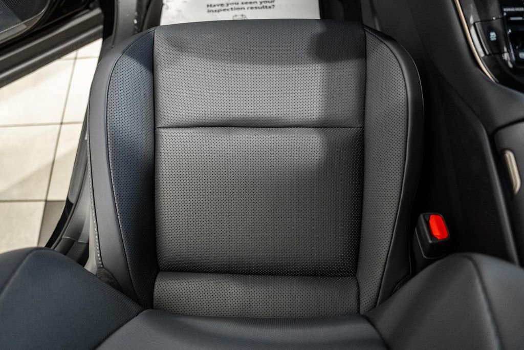 New 2025 Toyota Crown Signia image 33