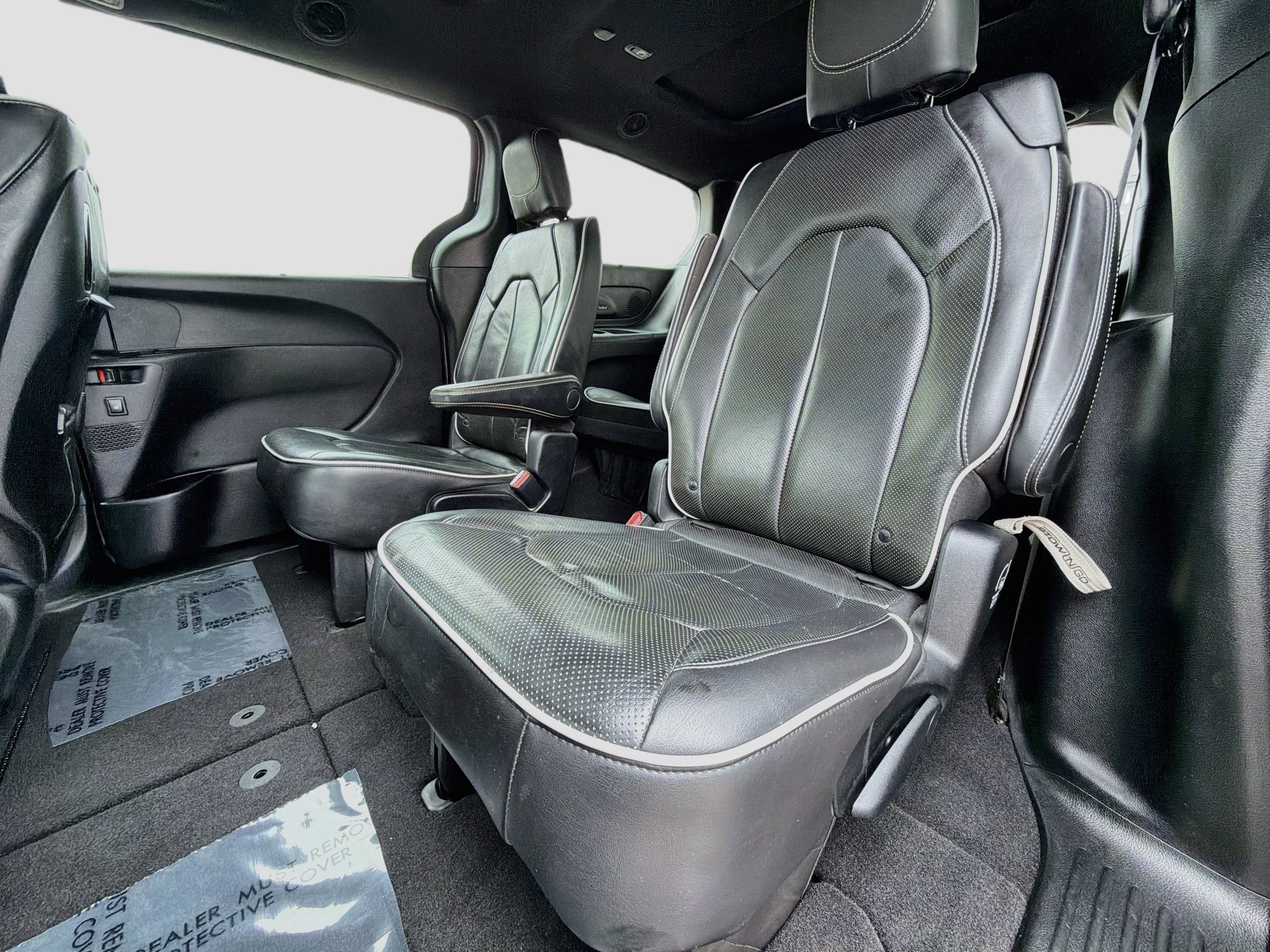 Used 2019 Chrysler Pacifica Limited w/ Advanced Safetytec Group FWD image 23