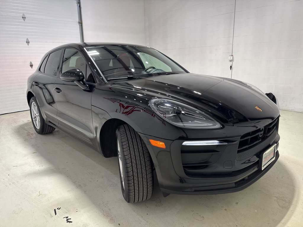 Used 2025 Porsche Macan Turbo image 3