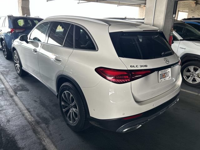 Used 2024 Mercedes-Benz GLC 300 4MATIC image 2