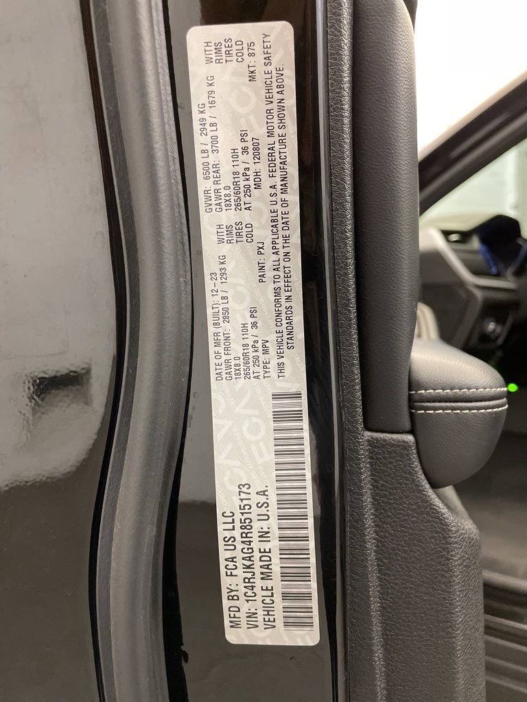 Certified 2024 Jeep Grand Cherokee L Laredo AWD/4WD image 31