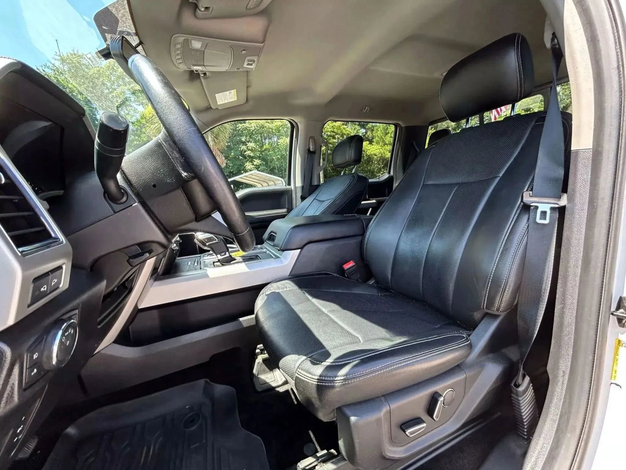 Used 2018 Ford F150 Lariat RWD image 34