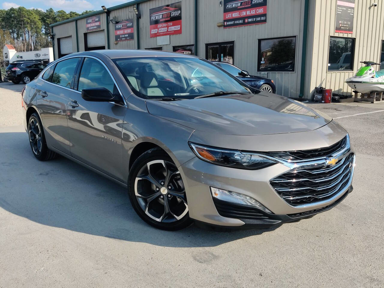 Used 2024 Chevrolet Malibu LT image 1