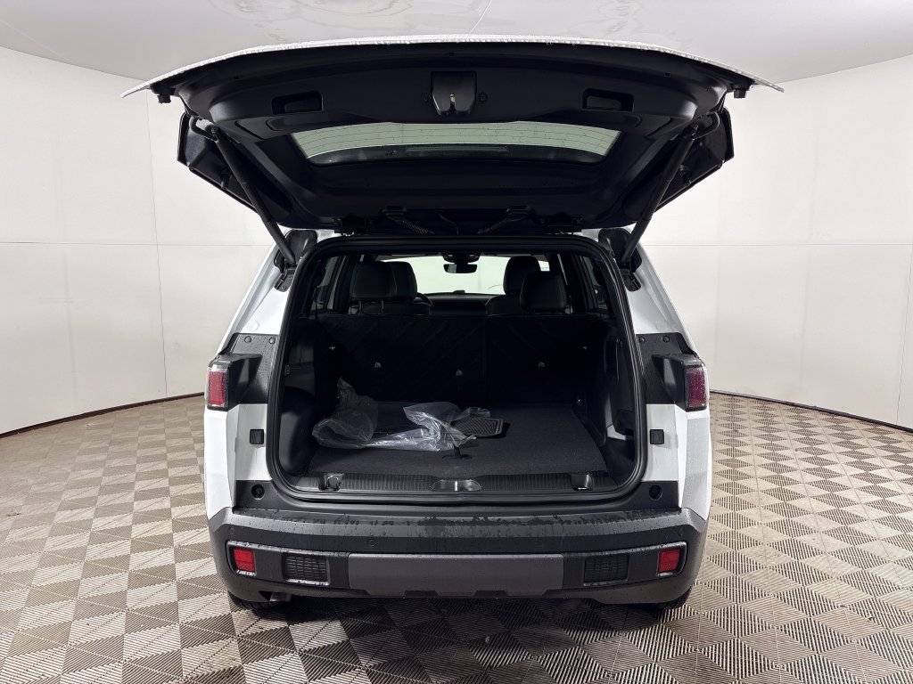 Used 2026 Jeep Cherokee Limited AWD/4WD image 23