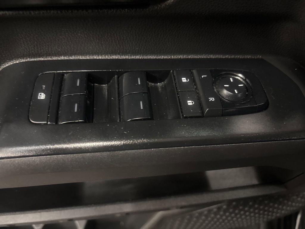 Used 2024 Toyota Tacoma SR5 AWD/4WD image 15