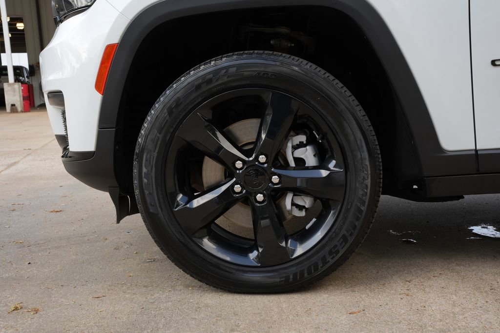 Used 2023 Jeep Grand Cherokee L Laredo image 27