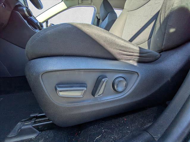 Used 2022 Toyota RAV4 XLE image 16