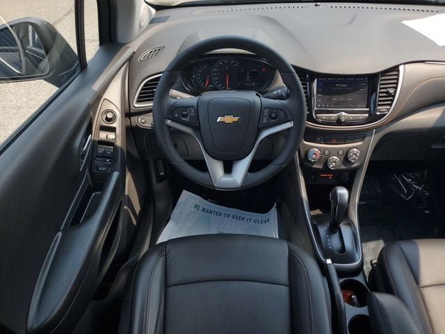 Used 2022 Chevrolet Trax LT w/ Premium Seat Package AWD/4WD image 16