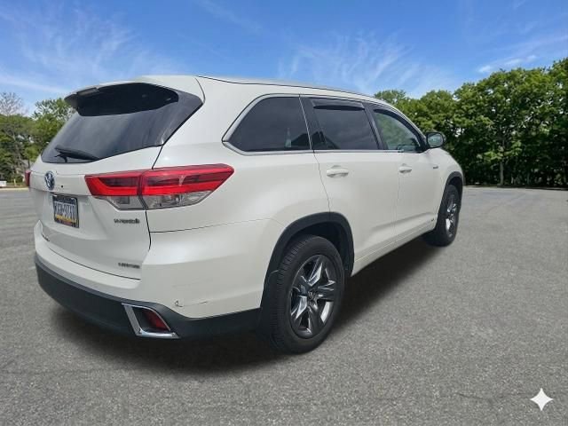 Used 2017 Toyota Highlander Limited Platinum AWD/4WD image 7