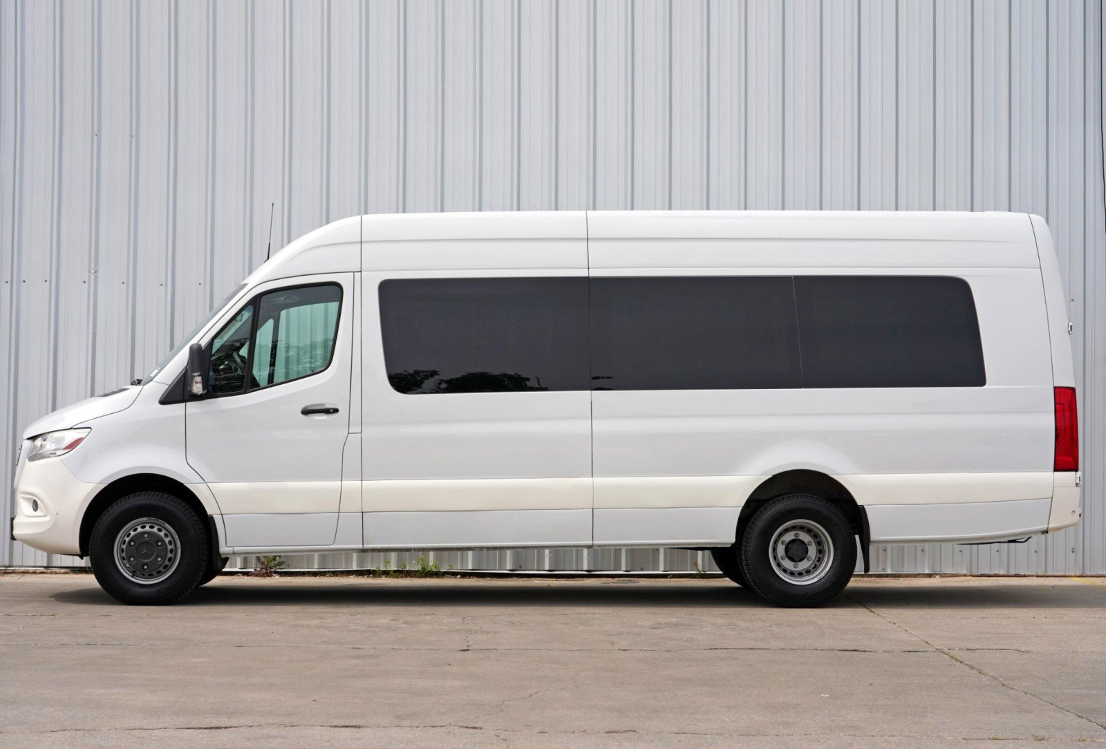 Used 2020 Mercedes-Benz Sprinter 3500 w/ Windows All Around Package image 9