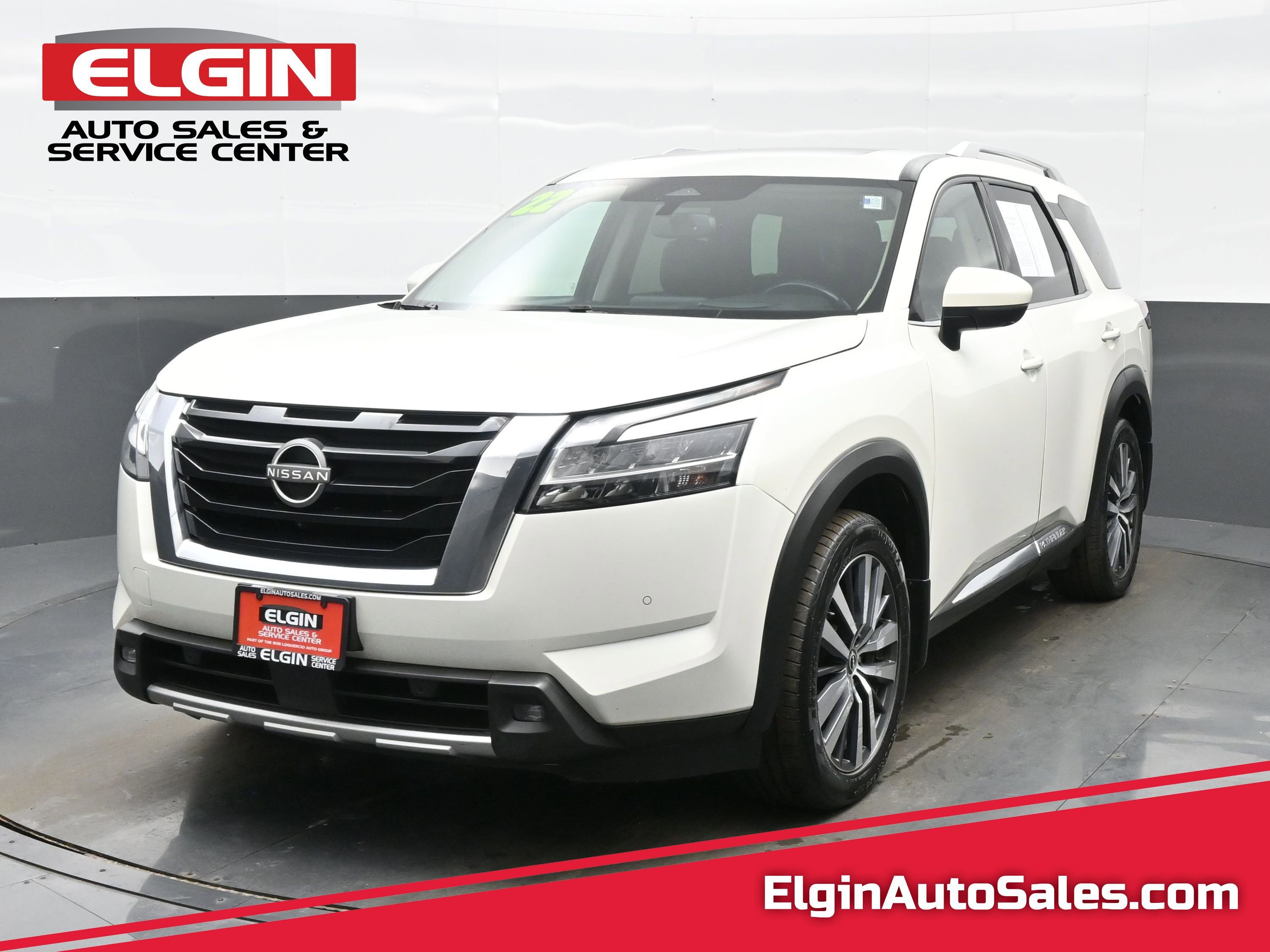 Used 2022 Nissan Pathfinder Platinum w/ Cargo Package image 1