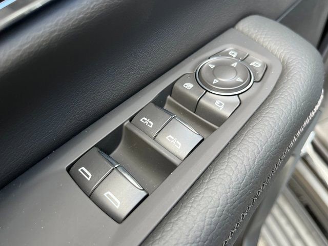 New 2026 GMC Yukon XL Denali w/ Sun & Power Step Package AWD/4WD image 9