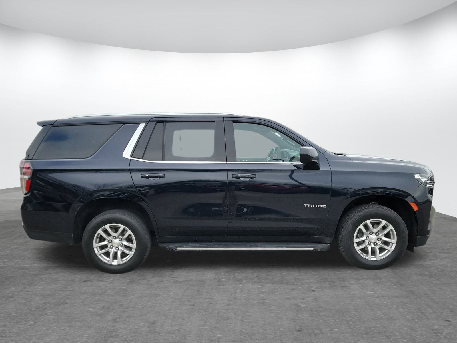 Used 2021 Chevrolet Tahoe LS image 2