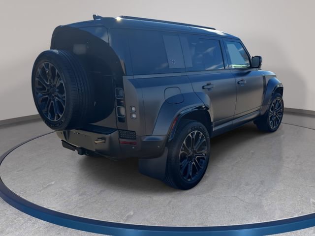 Used 2025 Land Rover Defender 110 image 6