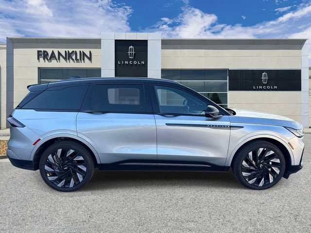 Used 2024 Lincoln Nautilus Reserve w/ Equipment Group 202A AWD/4WD image 8