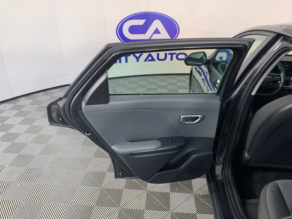 Used 2025 Kia K4 FWD image 30