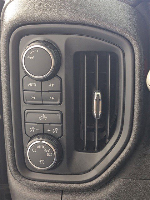 Certified 2024 Chevrolet Silverado 1500 Custom Trail Boss w/ LPO, Dark Essentials Package image 15