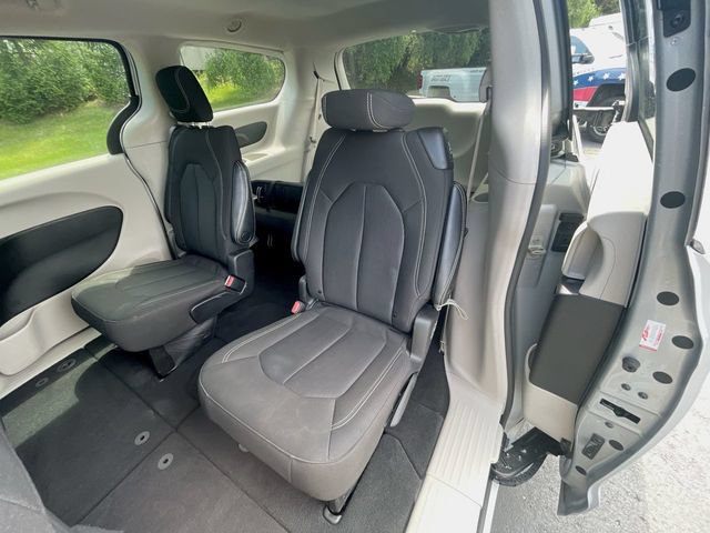 Used 2023 Chrysler Voyager LX FWD image 23