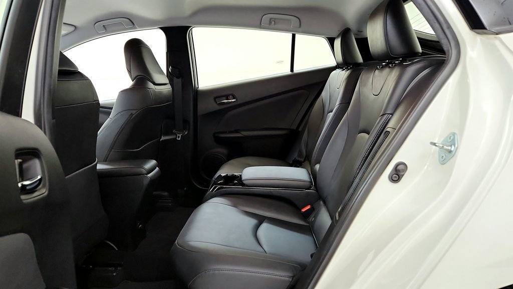 Used 2017 Toyota Prius Prime Advanced w/ Carpet Mat Package FWD image 20
