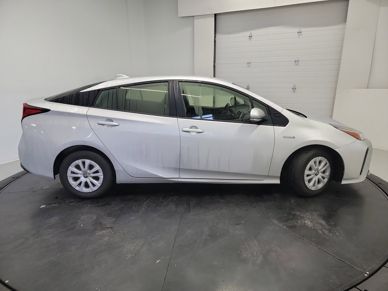 Used 2022 Toyota Prius LE FWD image 11
