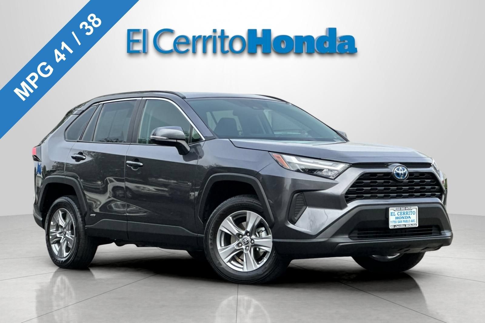 Used 2024 Toyota RAV4 LE AWD/4WD image 1