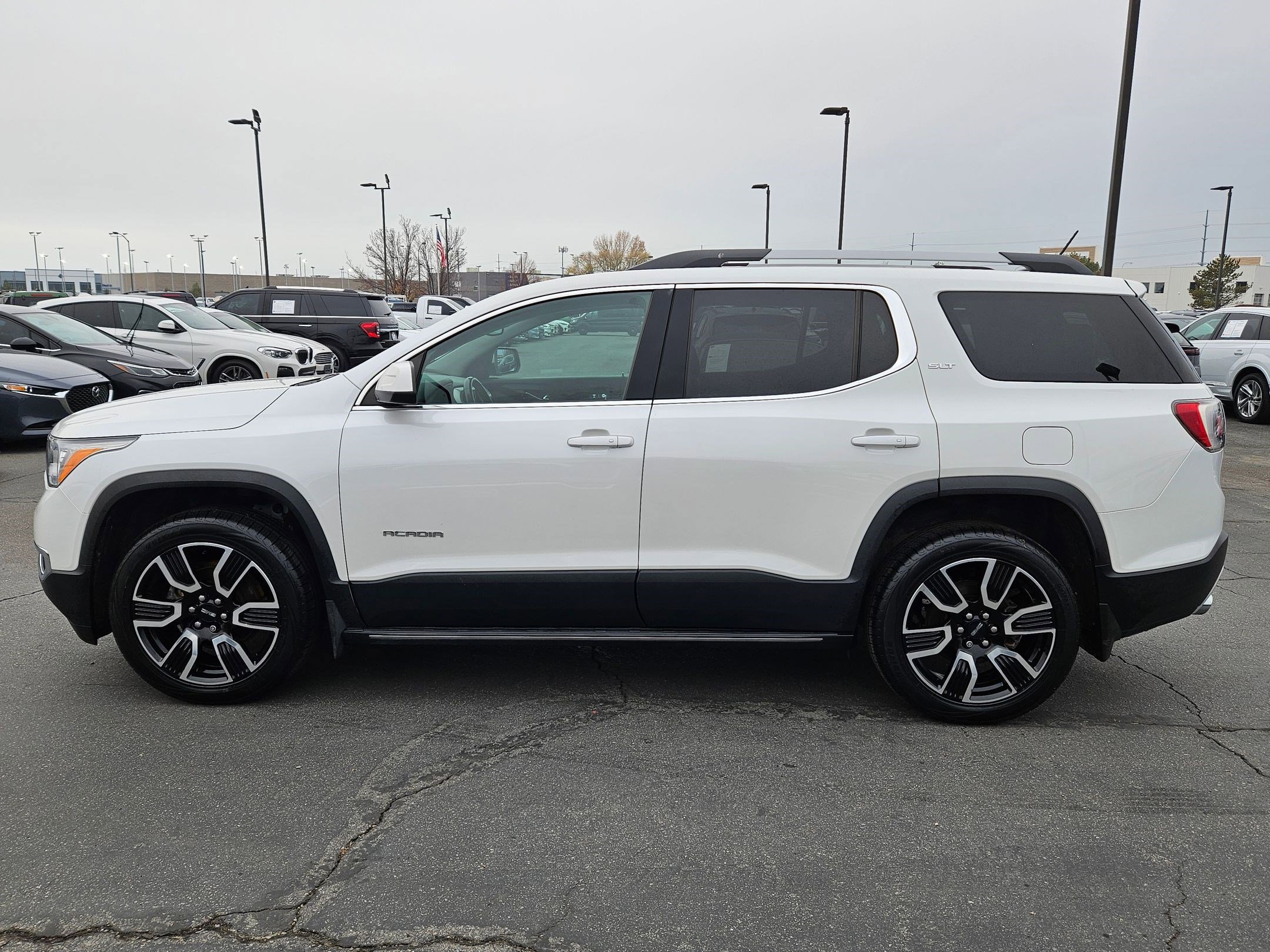 Used 2019 GMC Acadia SLT image 9