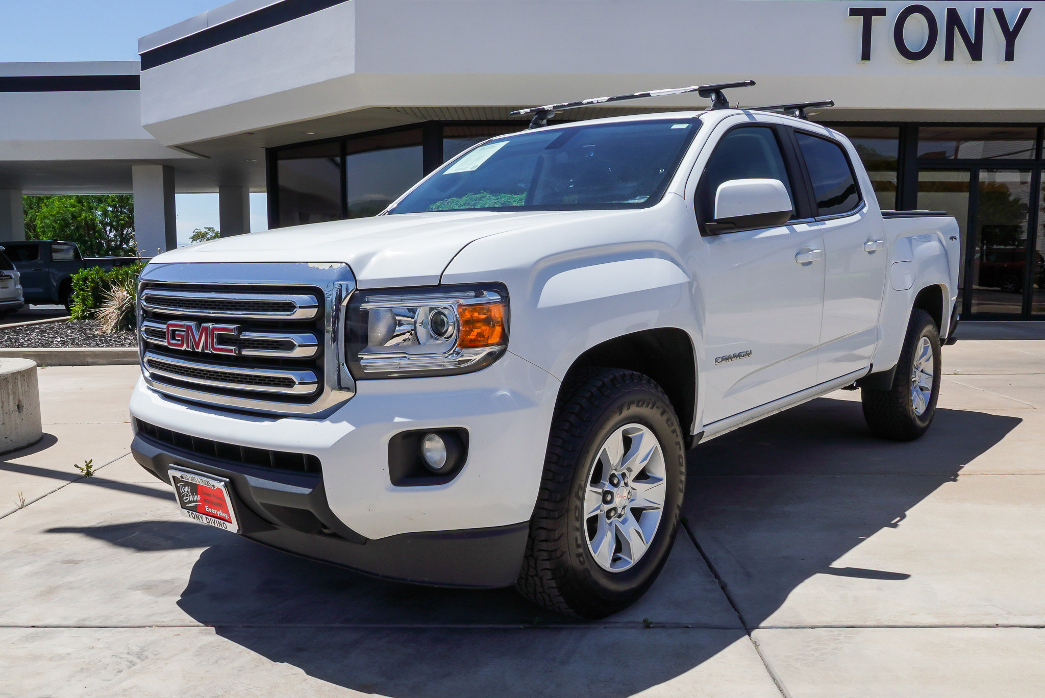 Used 2016 GMC Canyon SLE w/ Trailering Package AWD/4WD image 4