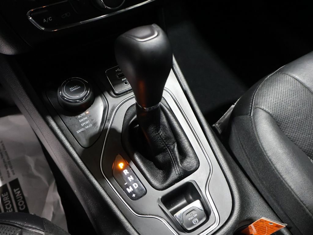 Used 2021 Jeep Cherokee Latitude Lux image 35