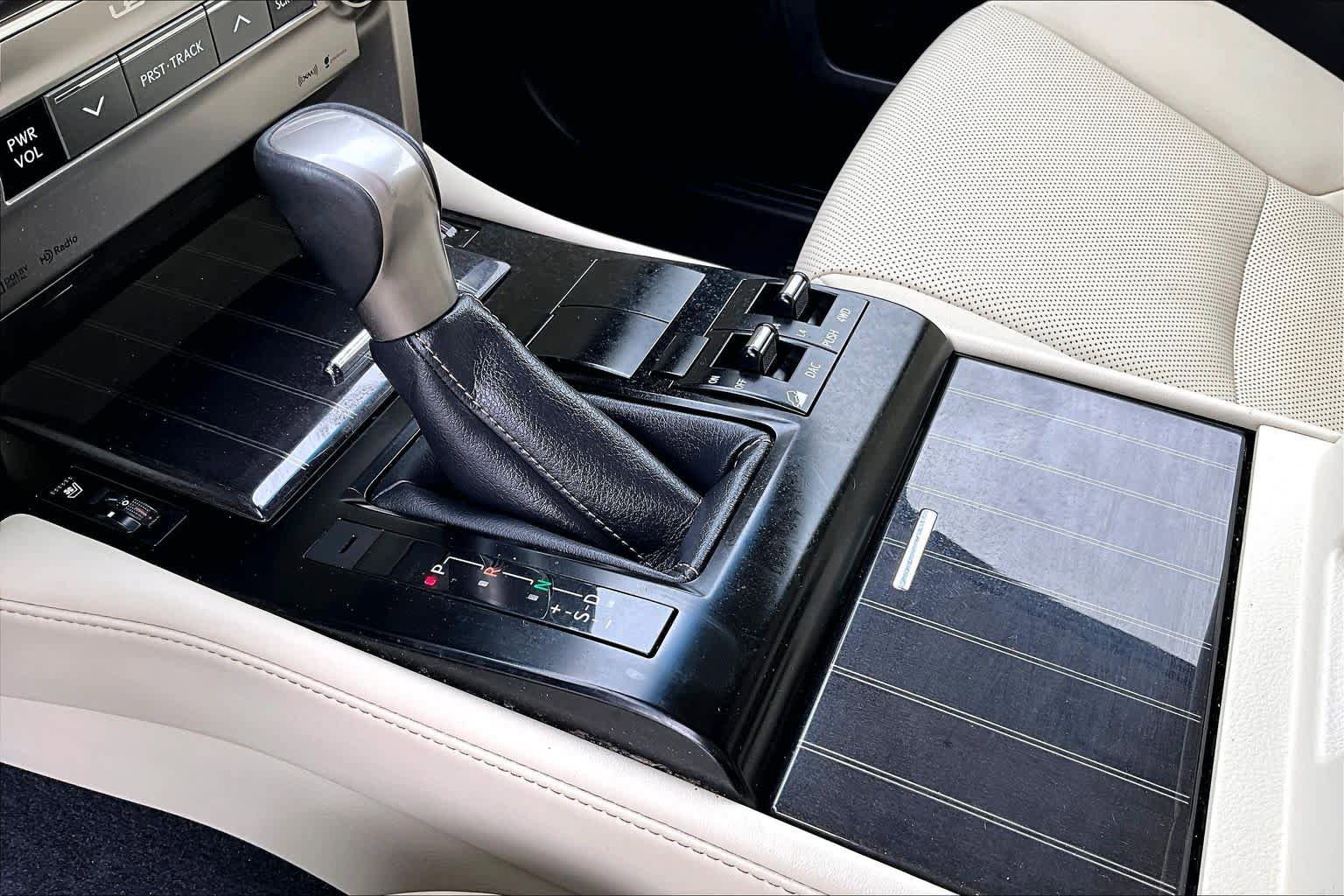 Used 2020 Lexus GX 460 Premium w/ Premium Package AWD/4WD image 15