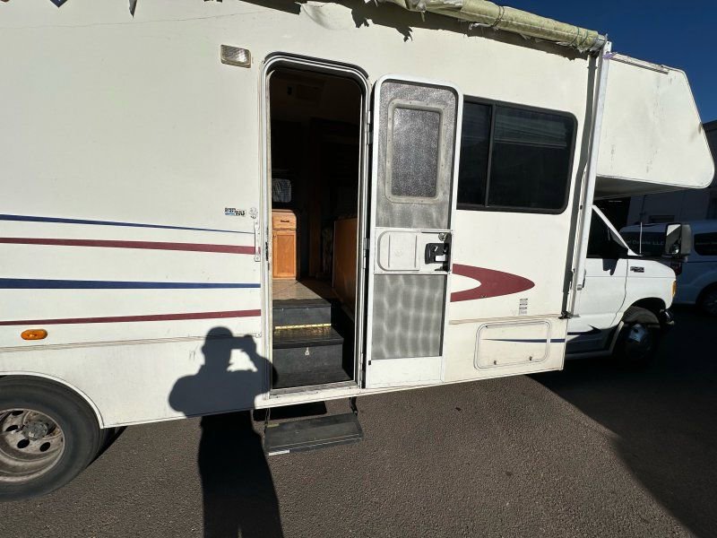 Used 2003 Ford E-450 and Econoline 450 RWD image 9