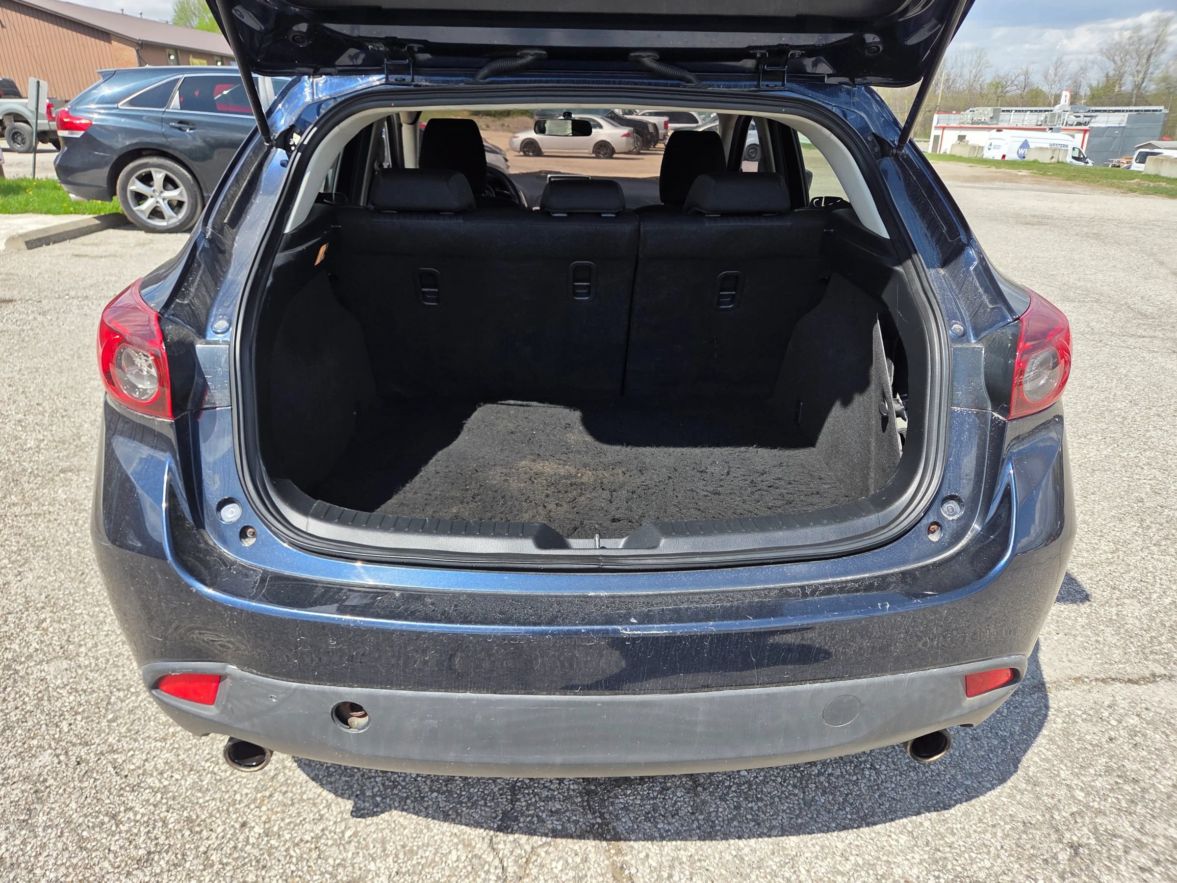Used 2016 MAZDA MAZDA3 i Sport FWD image 18