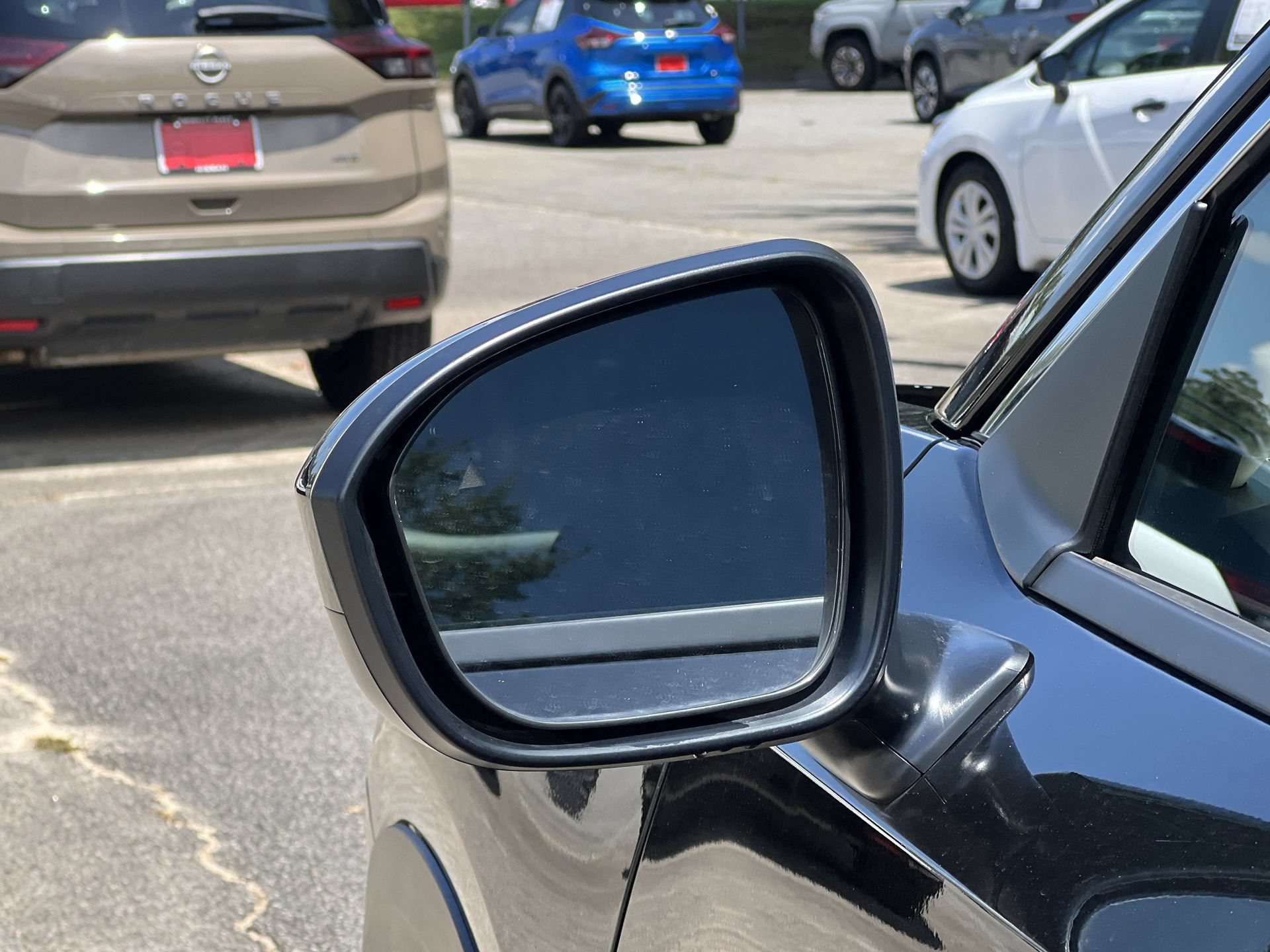 Used 2025 Nissan Kicks SV FWD image 27