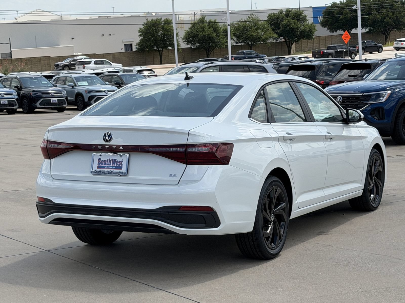 New 2026 Volkswagen Jetta SE FWD image 4