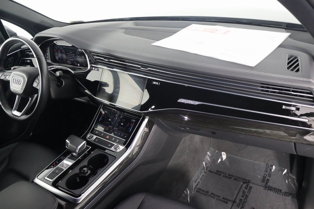 Used 2025 Audi Q7 2.0T Premium Plus w/ Premium Plus Package AWD/4WD image 9