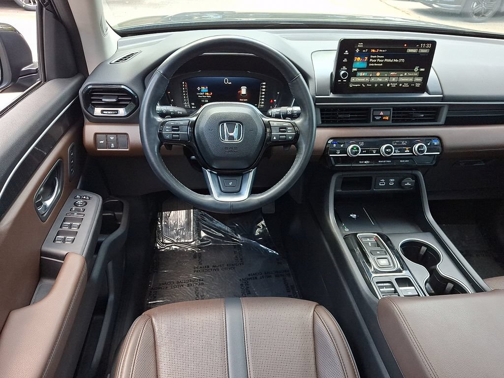 Used 2023 Honda Pilot Elite image 11