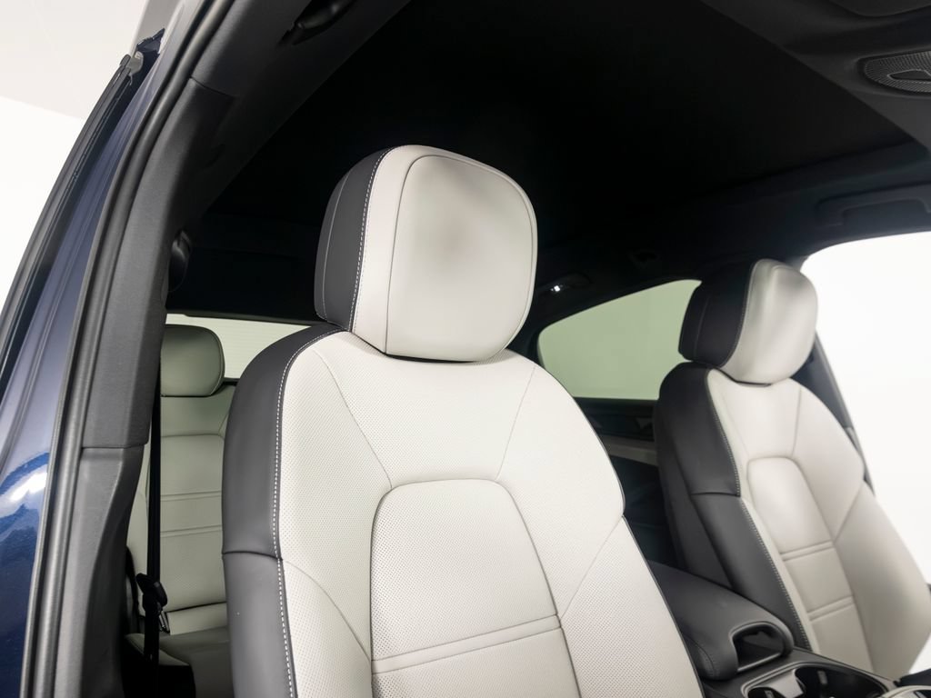 New 2026 Porsche Cayenne Coupe AWD/4WD image 38