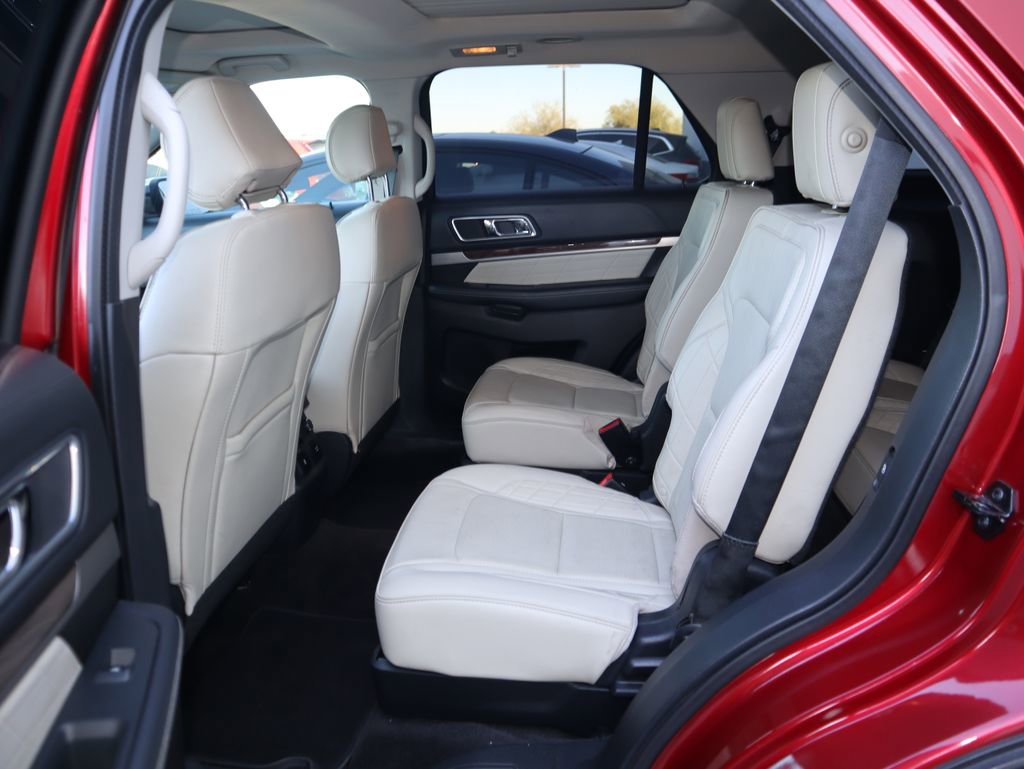 Used 2017 Ford Explorer Platinum image 10