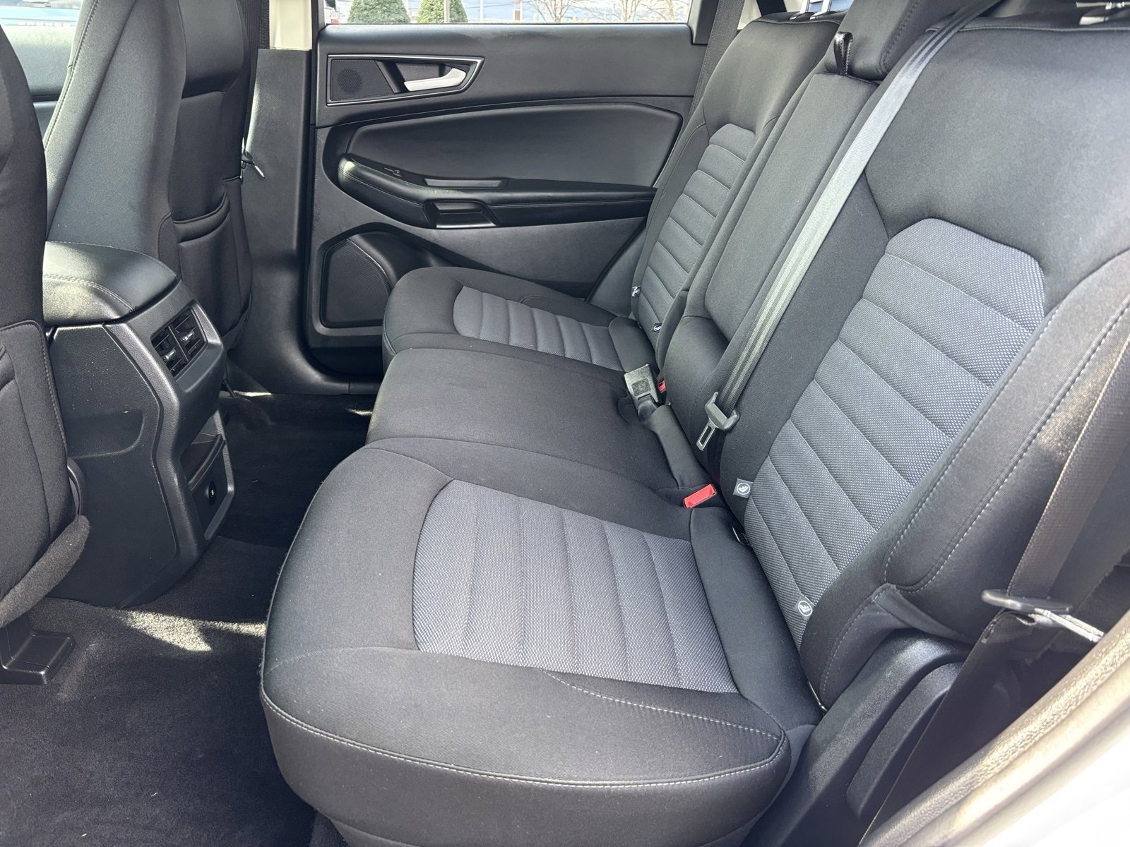 Used 2023 Ford Edge SE w/ Black Appearance Package image 20