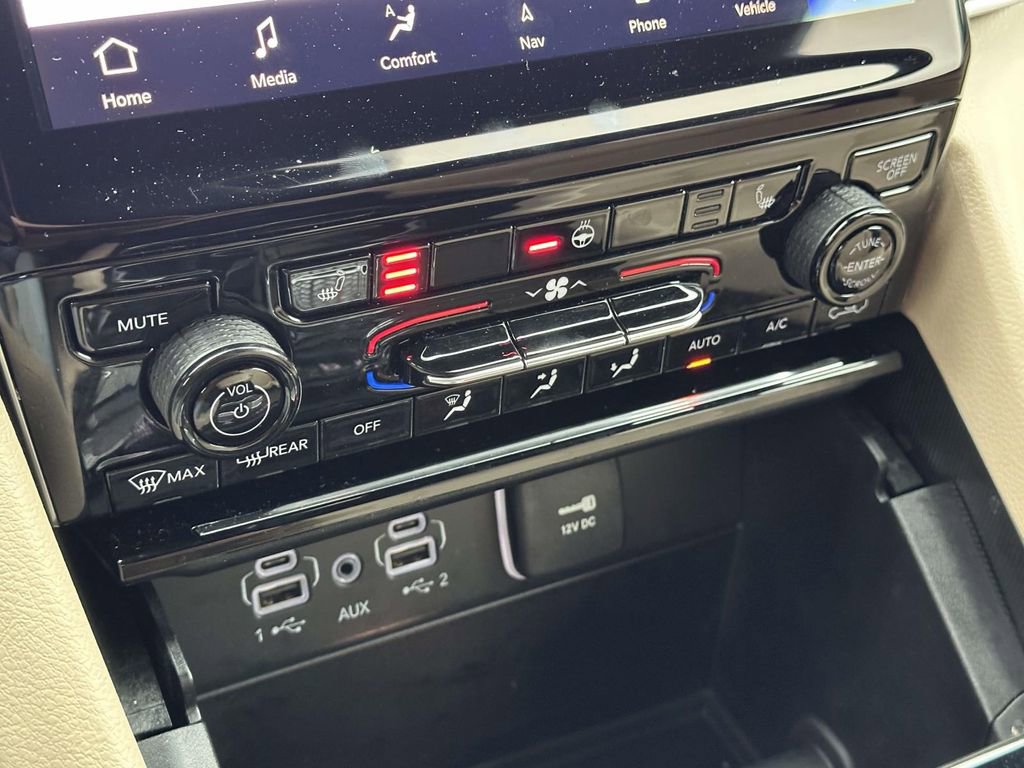 Used 2024 Jeep Grand Cherokee Limited image 27