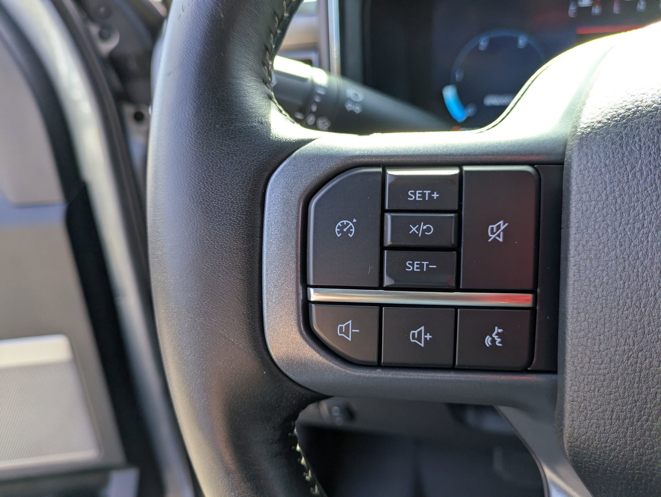 Certified 2024 Ford F350 Lariat w/ Chrome Package image 19