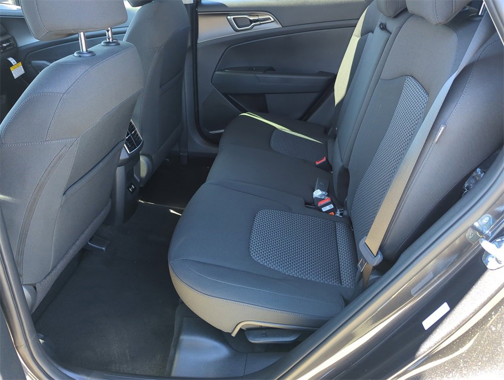 New 2026 Kia Sportage LX image 16