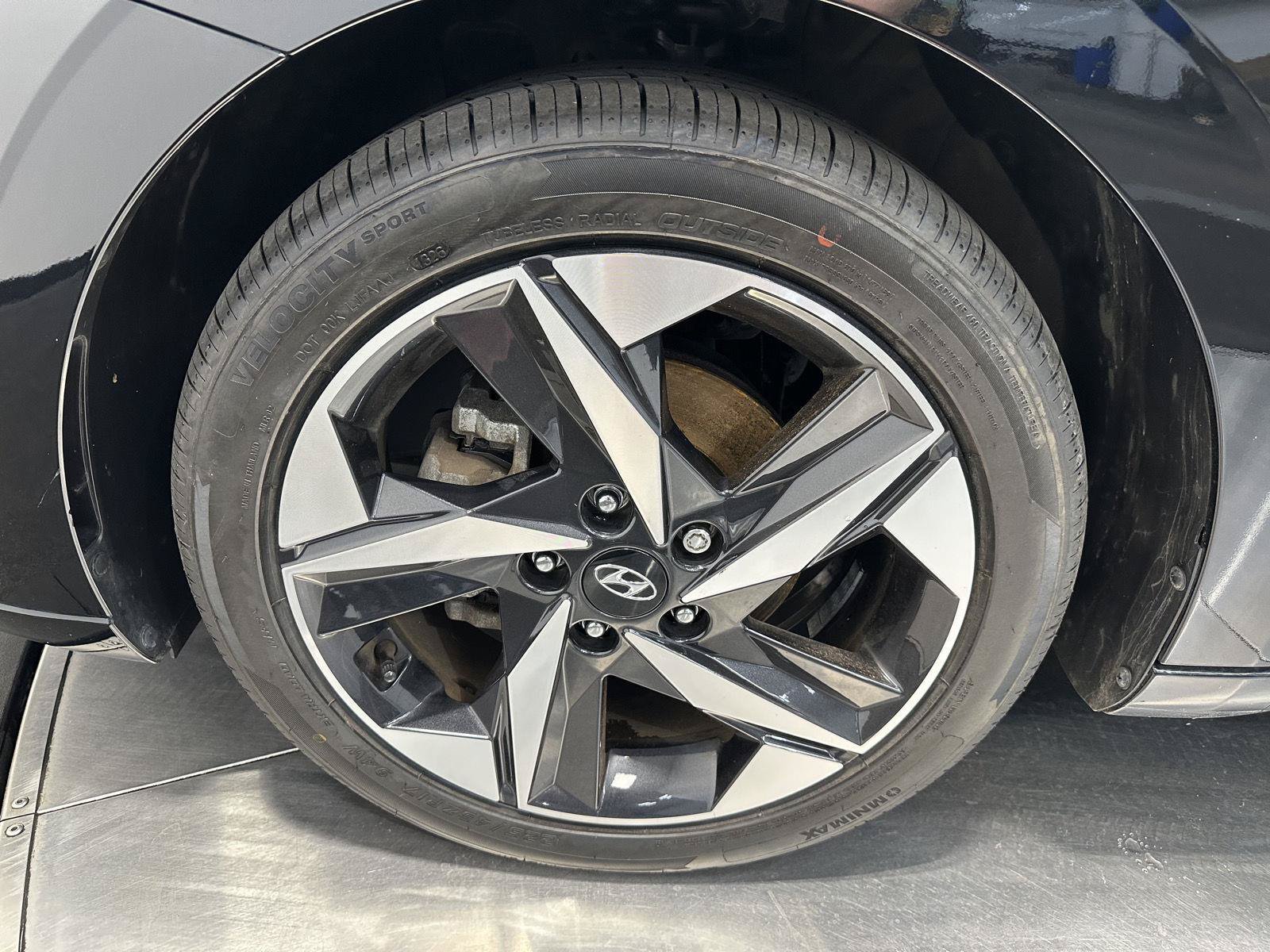 Certified 2023 Hyundai Elantra SEL w/ Convenience Package FWD image 9