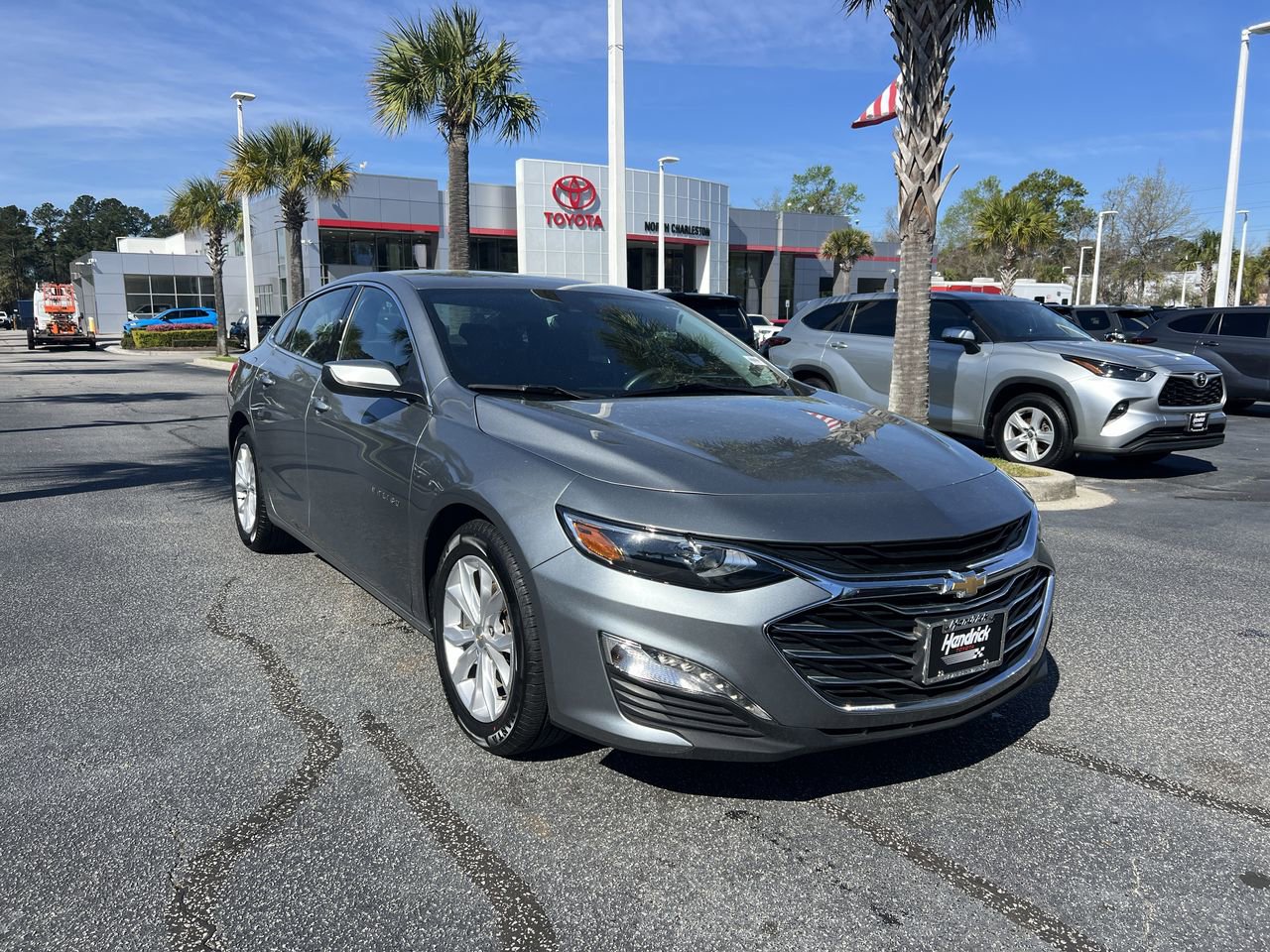Used 2023 Chevrolet Malibu LT image 2